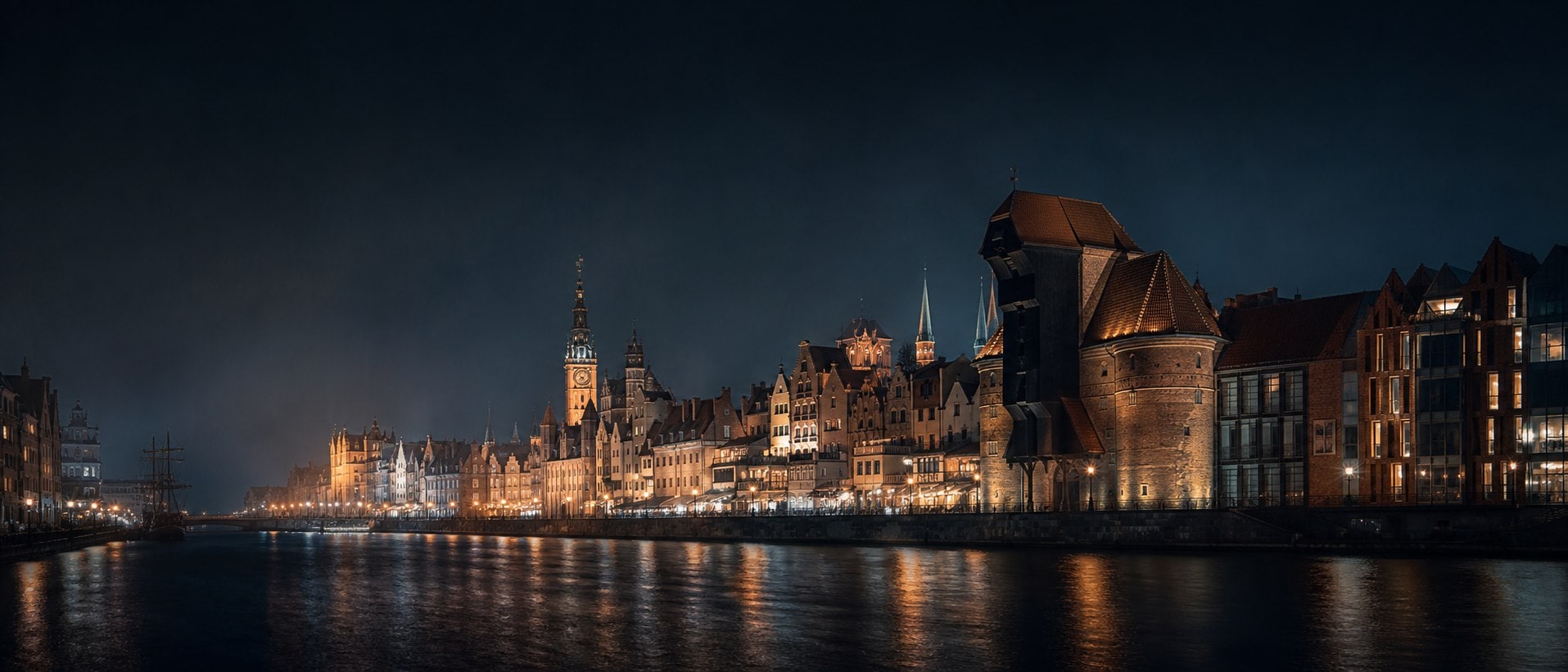 Nocna panorama Gdańska — URBAN SHIFT